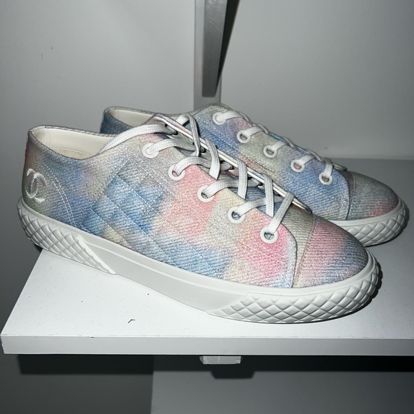 Authentic CHANEL Tie Dye Printed Canvas Multicolor Sneakers NWT - Picture 2 of 8